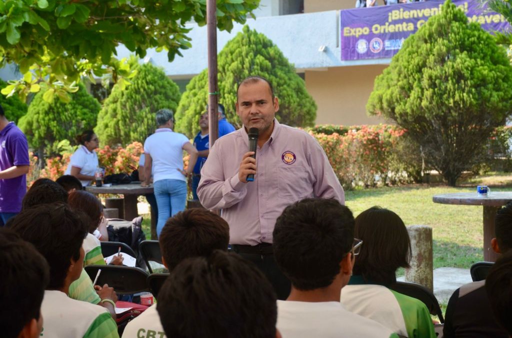 #ACAYUCAN    Recibe UIA Acayucan a mil 500 estudiantes de&nbsp;bachillerato